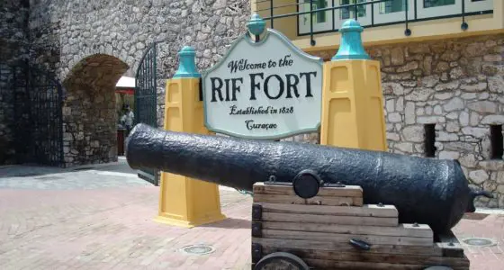 Curacao-Rif-Fort-2-560x300-1