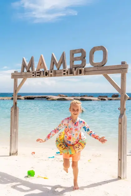 mambo-beach-kids-happy